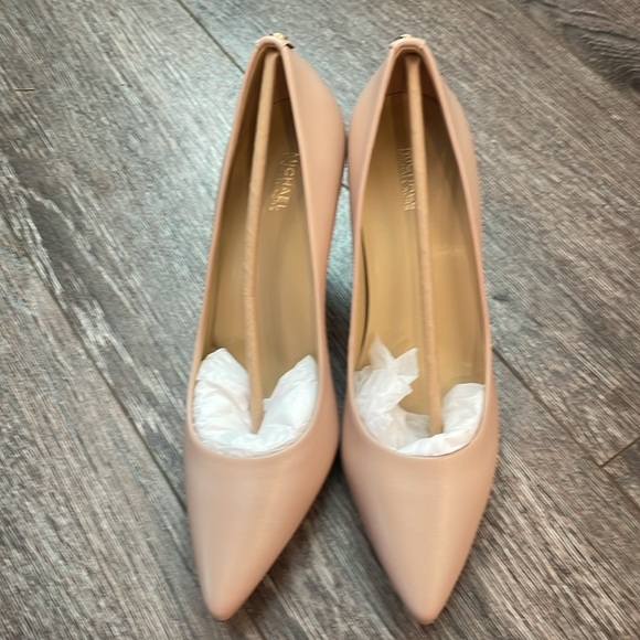 NIB Michael Kors Leather MK Flex Mid Pump - Picture 2 of 9